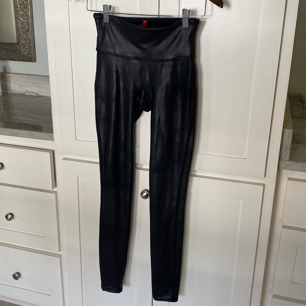 Spanx black faux leather leggings size small